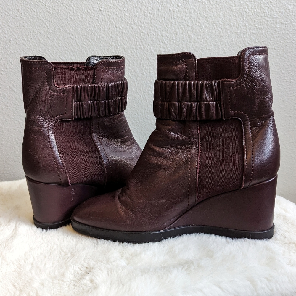Aquatalia Plum Leather Ankle Booties Boots